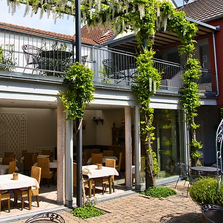 מלון Arndt Garni