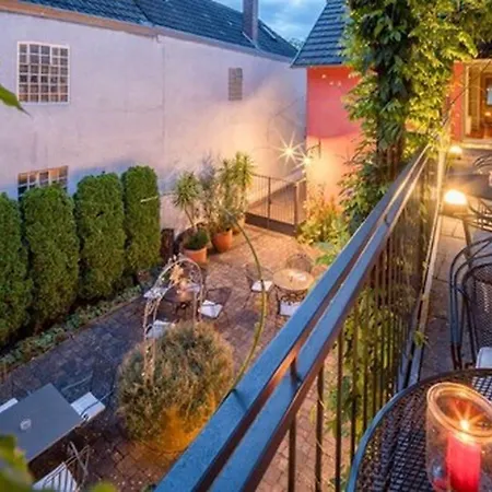 Arndt Garni Руст