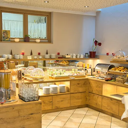 Arndt Garni Руст