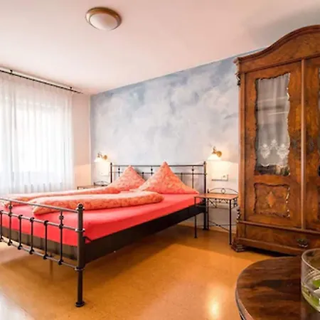 מלון Arndt Garni רוסט