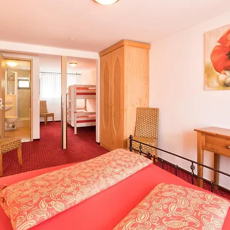 Arndt Garni Руст