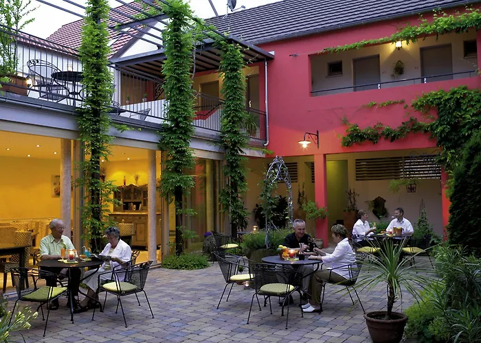 Arndt Garni Hotel 3*